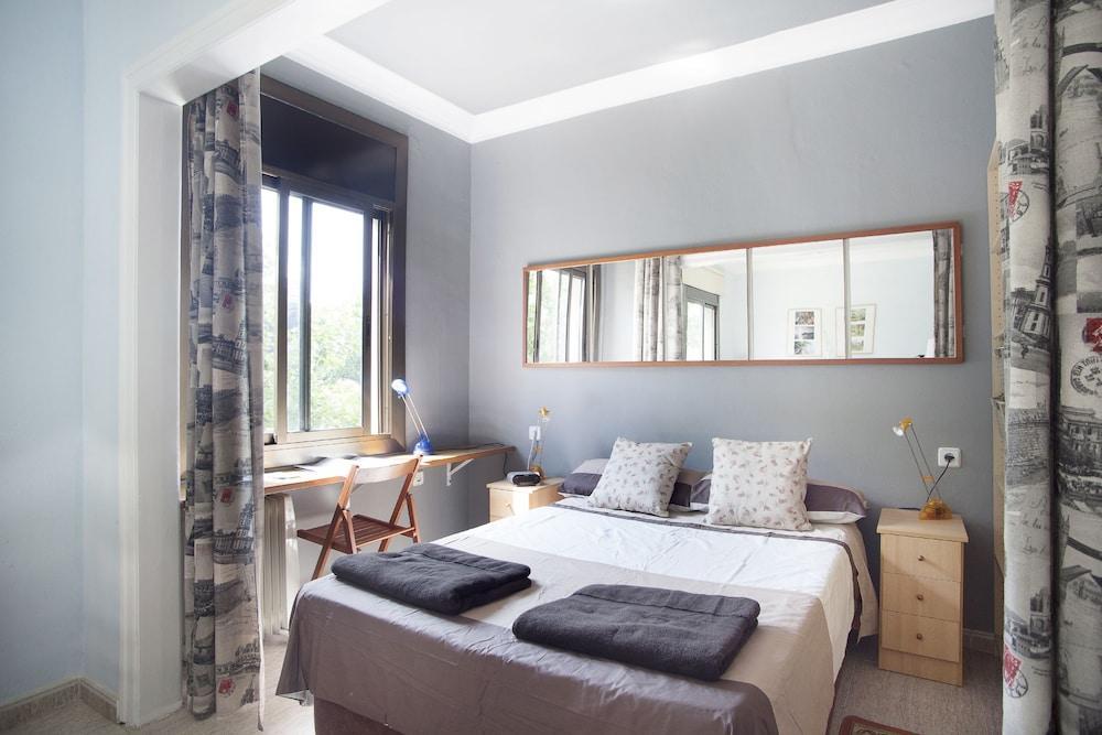 Apartamentos Tarradellas Sants Estació Barcelona Exterior foto