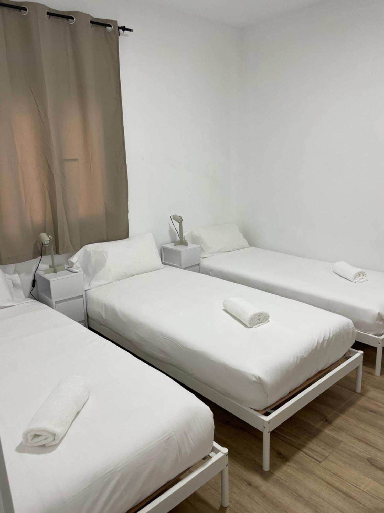 Apartamentos Tarradellas Sants Estació Barcelona Exterior foto