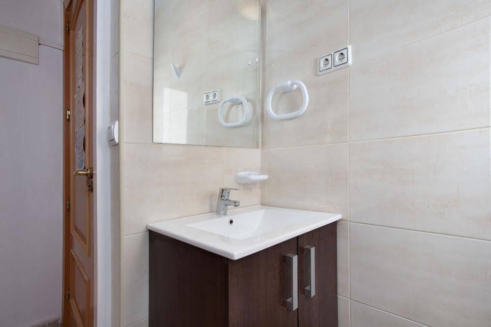 Apartamentos Tarradellas Sants Estació Barcelona Exterior foto